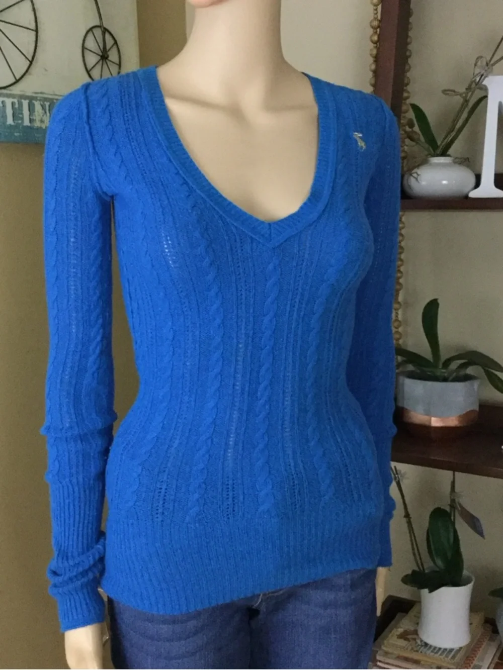 Abercrombie & Fitch Bright Blue Cable-Knit V-Neck Sweater - Picture 1 of 9